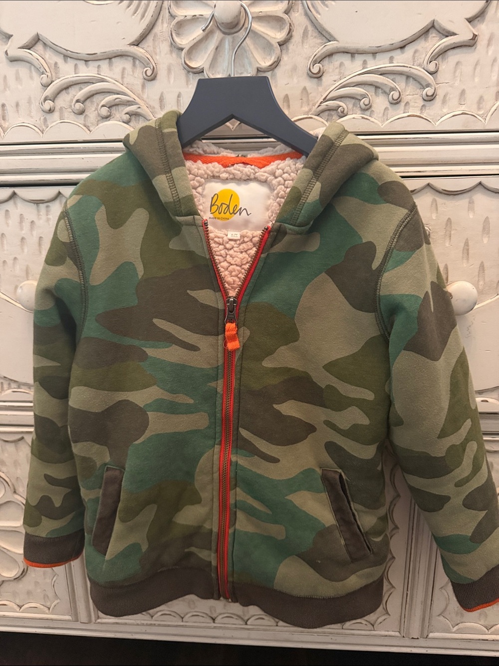 Boden Boys' Camo Sherpa-Lined Zip Hoodie in Green with Orange Trim
